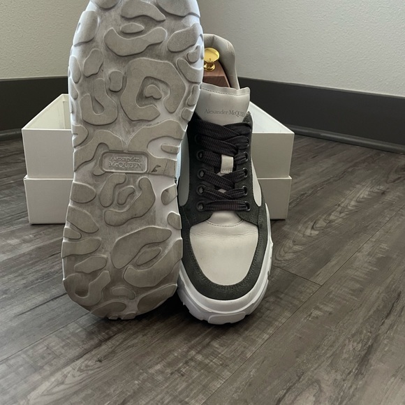 Alexander McQueen Oversized Court Trainer in White/Arctic Grey, Sz 10 - Picture 8 of 11